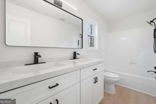 324 Hill Crest Circle, Woodstock, GA 30188