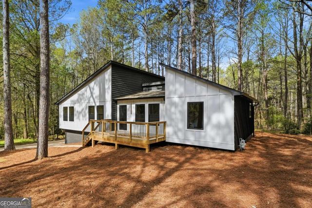 324 Hill Crest Circle, Woodstock, GA 30188