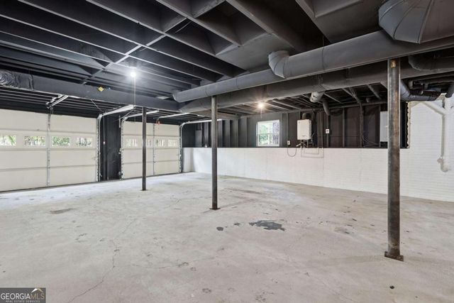 324 Hill Crest Circle, Woodstock, GA 30188