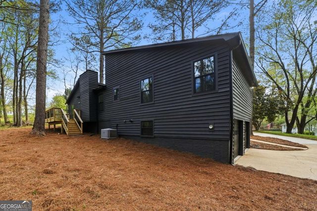 324 Hill Crest Circle, Woodstock, GA 30188