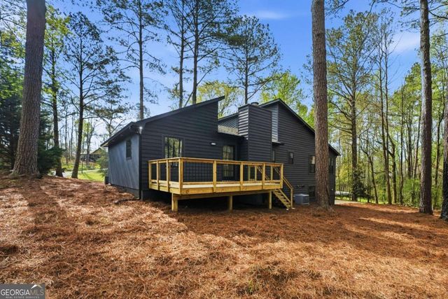 324 Hill Crest Circle, Woodstock, GA 30188