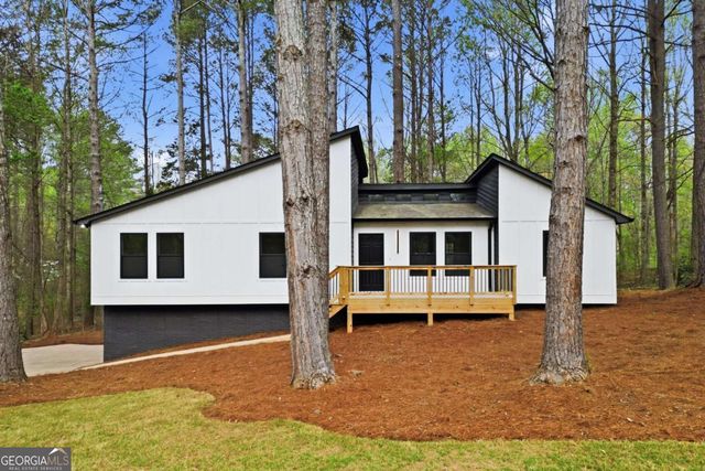 324 Hill Crest Circle, Woodstock, GA 30188