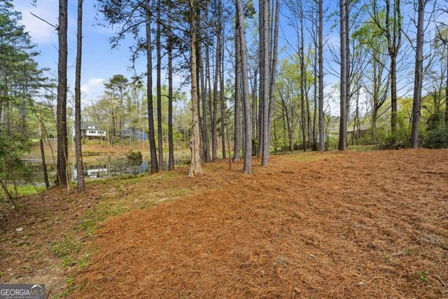 324 Hill Crest Circle, Woodstock, GA 30188