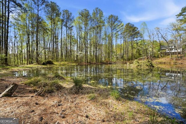 324 Hill Crest Circle, Woodstock, GA 30188