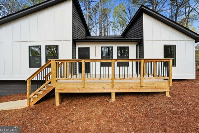 324 Hill Crest Circle, Woodstock, GA 30188