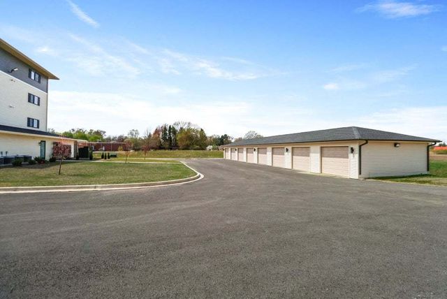 2034 W 75th Place 25, Merrillville, IN 46410