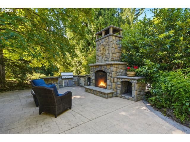 4875 Se HILL Rd, Milwaukie, OR 97267