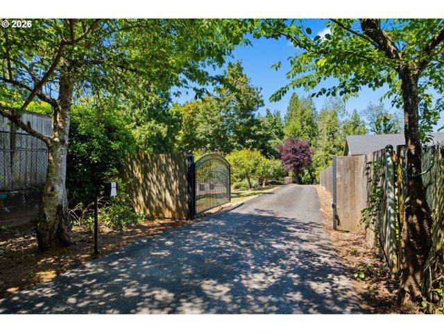 4875 Se HILL Rd, Milwaukie, OR 97267