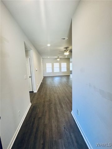 16417 Creek, Moundville, AL 35474