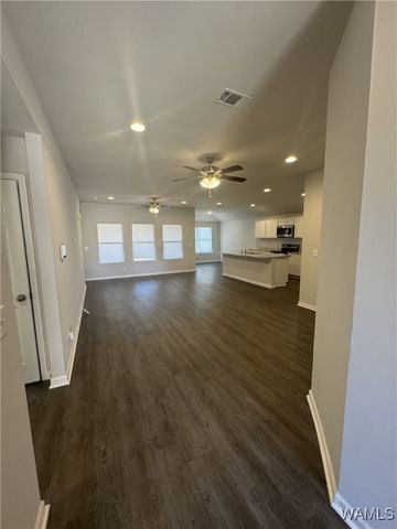 16417 Creek, Moundville, AL 35474