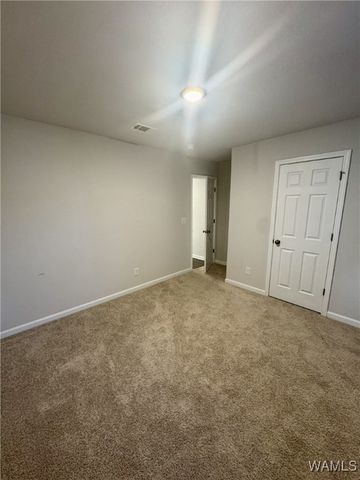 16417 Creek, Moundville, AL 35474