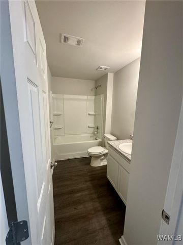 16417 Creek, Moundville, AL 35474