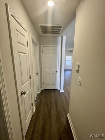16417 Creek, Moundville, AL 35474