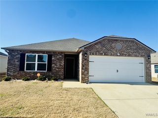 16417 Creek, Moundville, AL 35474