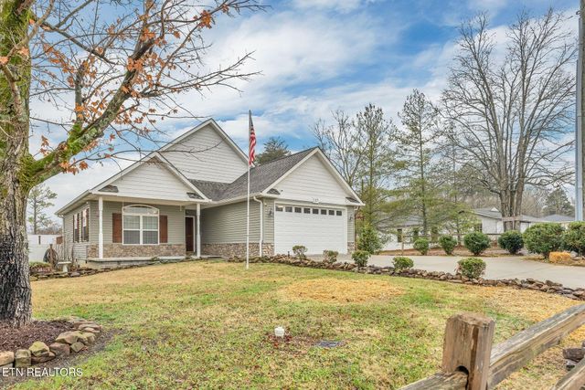 127 Cardin St, Etowah, TN 37331