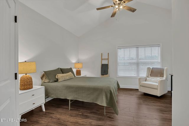 127 Cardin St, Etowah, TN 37331