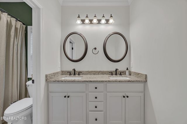 127 Cardin St, Etowah, TN 37331