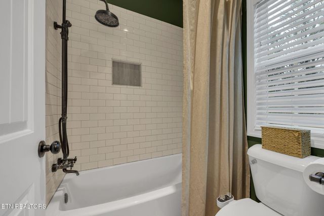 127 Cardin St, Etowah, TN 37331