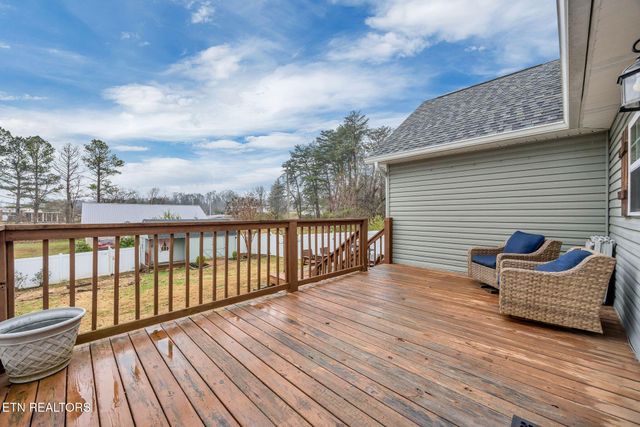 127 Cardin St, Etowah, TN 37331