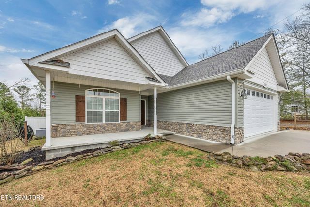 127 Cardin St, Etowah, TN 37331