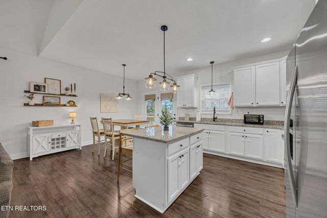 127 Cardin St, Etowah, TN 37331