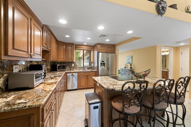 40632 La Costa Circle E, Palm Desert, CA 92211