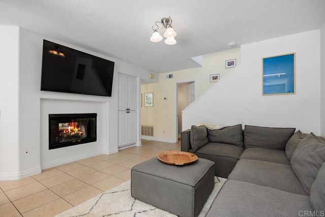 6819 XANA WAY, Carlsbad, CA 92009