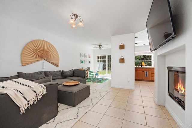 6819 XANA WAY, Carlsbad, CA 92009