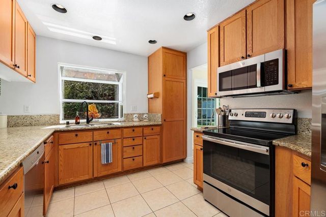 6819 XANA WAY, Carlsbad, CA 92009
