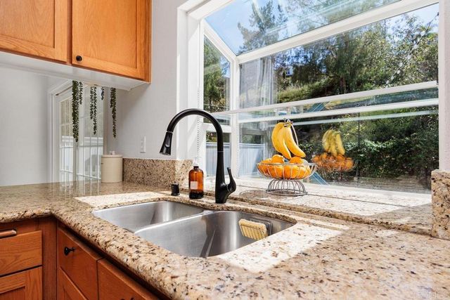 6819 XANA WAY, Carlsbad, CA 92009