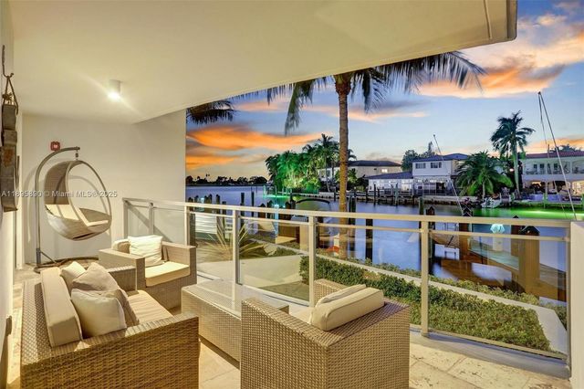 9400 W Bay Harbor Dr 103, Bay Harbor Islands, FL 33154
