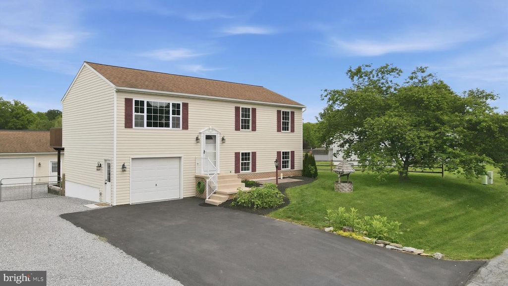 15932 HIBISCUS DR, Hagerstown, MD 21740