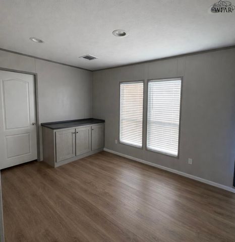 12064 N 7TH STREET, Vernon, TX 76384