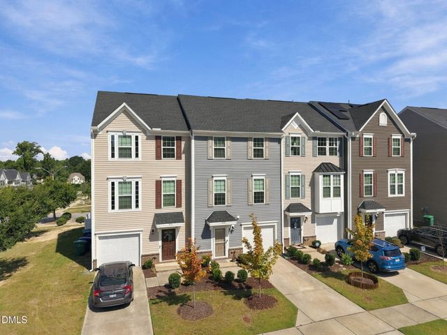 524 Autumn Cure Court, Fuquay Varina, NC 27526