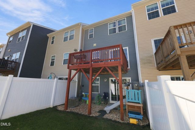524 Autumn Cure Court, Fuquay Varina, NC 27526