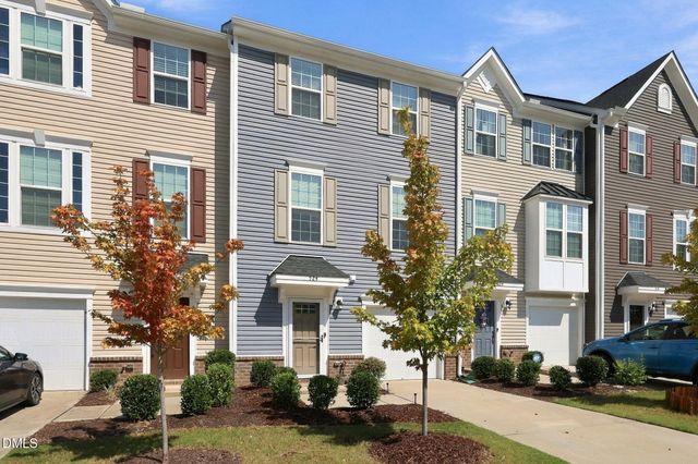 524 Autumn Cure Court, Fuquay Varina, NC 27526