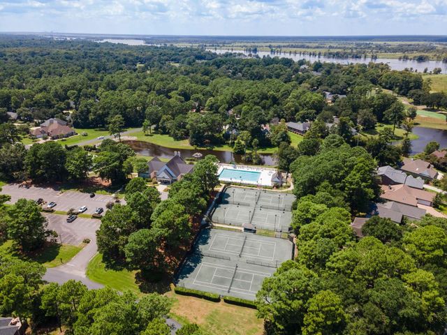 162 Prestwick Dr., Pawleys Island, SC 29585