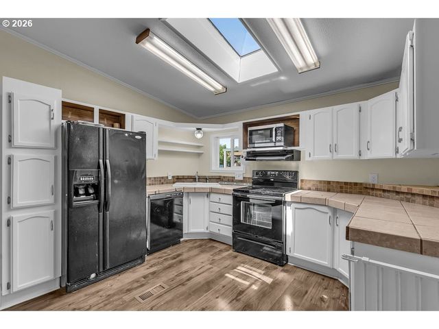12450 Sw FISCHER Rd 268, Portland, OR 97224
