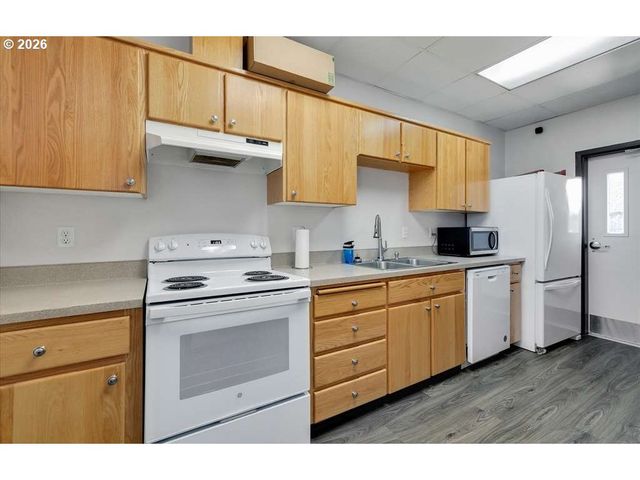 12450 Sw FISCHER Rd 268, Portland, OR 97224