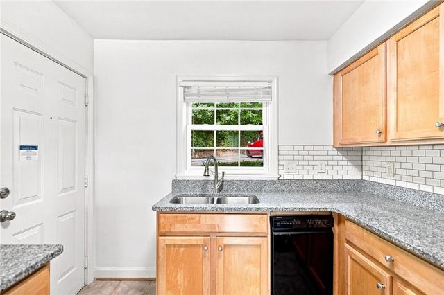 560 Goldsboro Road NE B, Atlanta, GA 30307