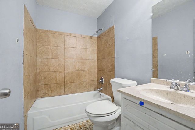 20 Lakeside Drive, Ellenwood, GA 30294