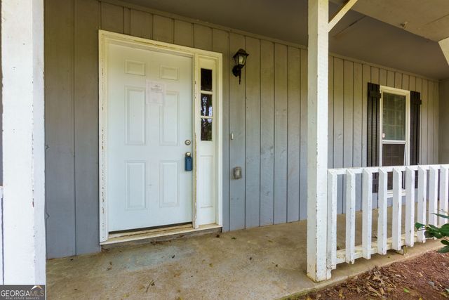 20 Lakeside Drive, Ellenwood, GA 30294