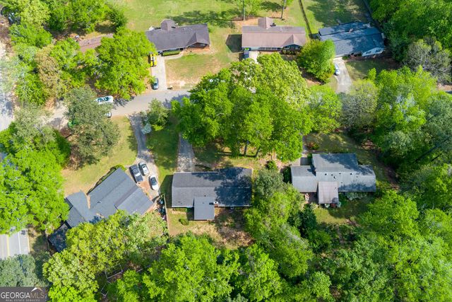 20 Lakeside Drive, Ellenwood, GA 30294