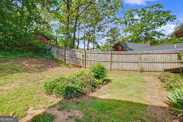 20 Lakeside Drive, Ellenwood, GA 30294