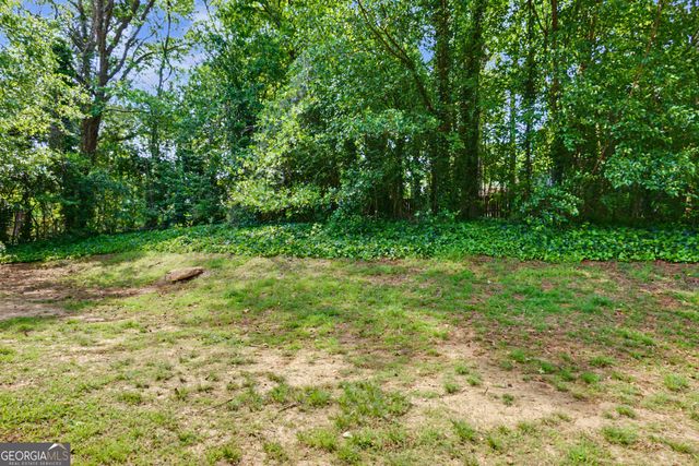 20 Lakeside Drive, Ellenwood, GA 30294