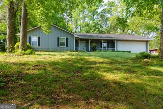 20 Lakeside Drive, Ellenwood, GA 30294
