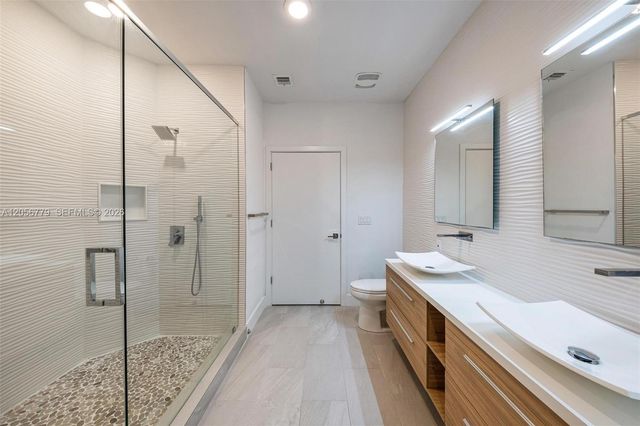 4480 NW 8th Place, Plantation, FL 33317
