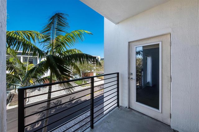4480 NW 8th Place, Plantation, FL 33317