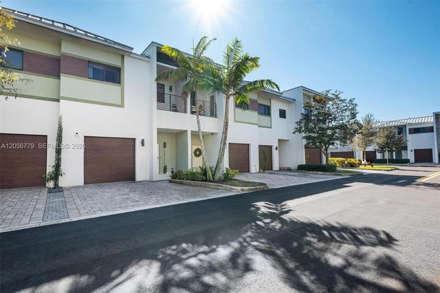 4480 NW 8th Place, Plantation, FL 33317