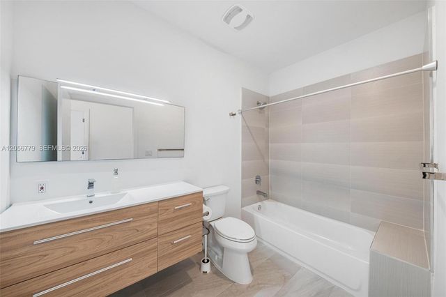4480 NW 8th Place, Plantation, FL 33317